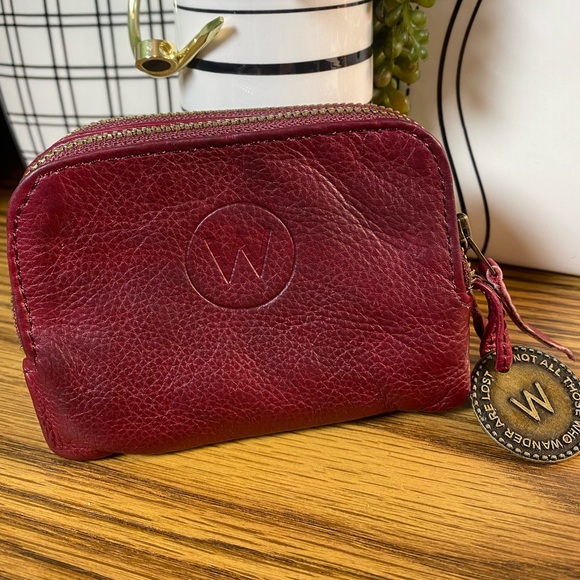 W Red Leather Women's Wallet - Picture 10 of 10
